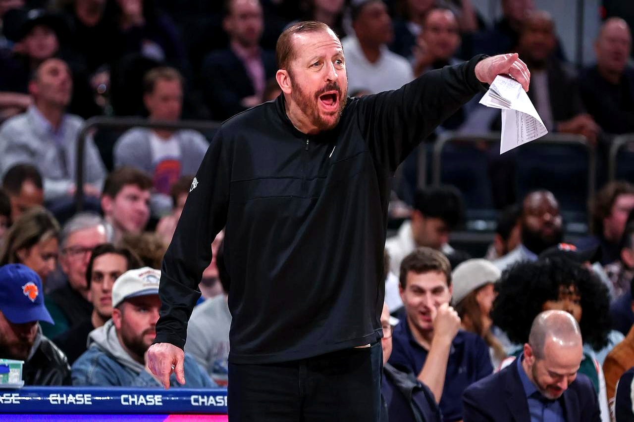 开云体育入口-尼克斯横扫土耳其男篮，巴恩斯送出助攻