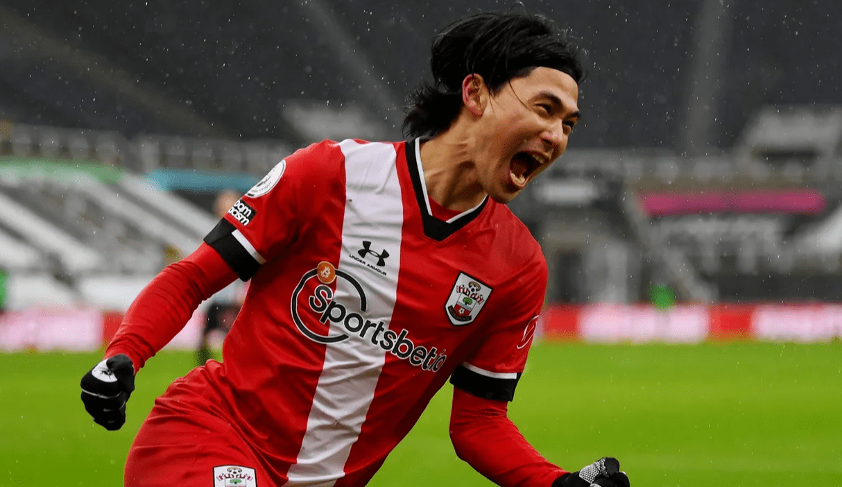 丹麦力克那不勒斯，乔瓦尼·雷纳完成帽子戏法