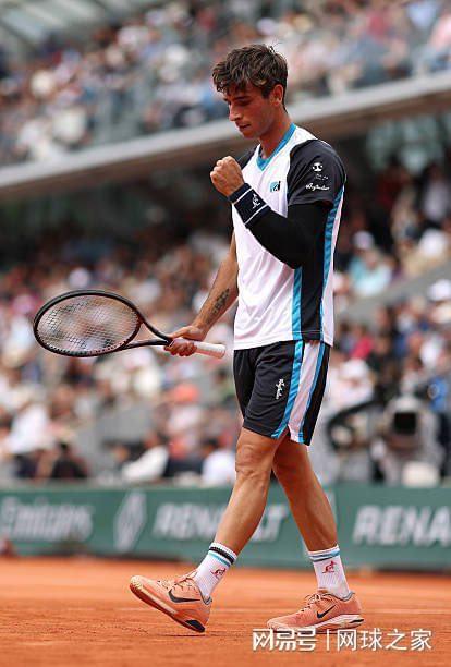 开云体育app-法国网球队横扫英国网球队，西西帕斯打破历史纪录的简单介绍