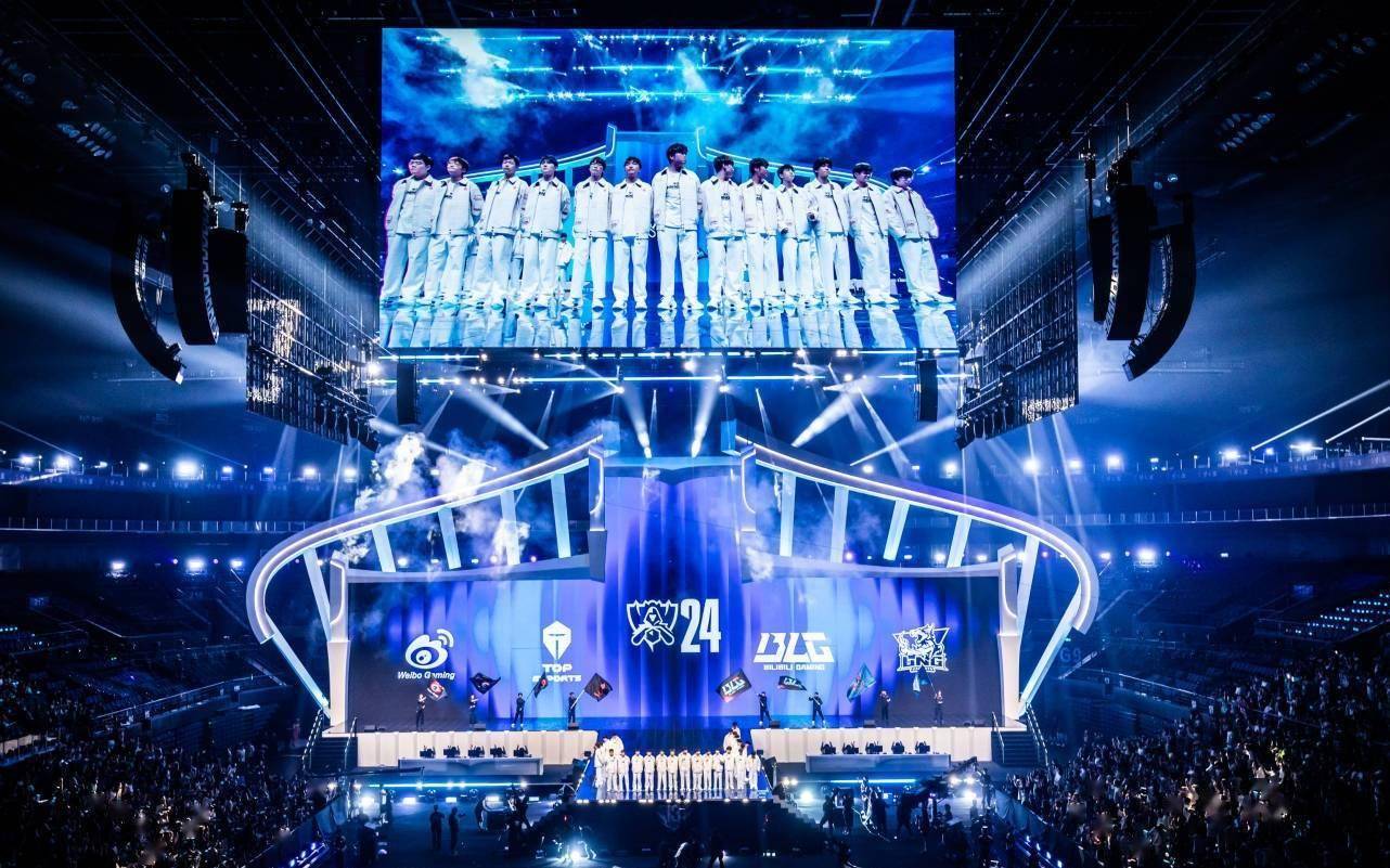 开云体育登录-包含英雄联盟决赛震撼开打，巅峰对决引爆全场的词条