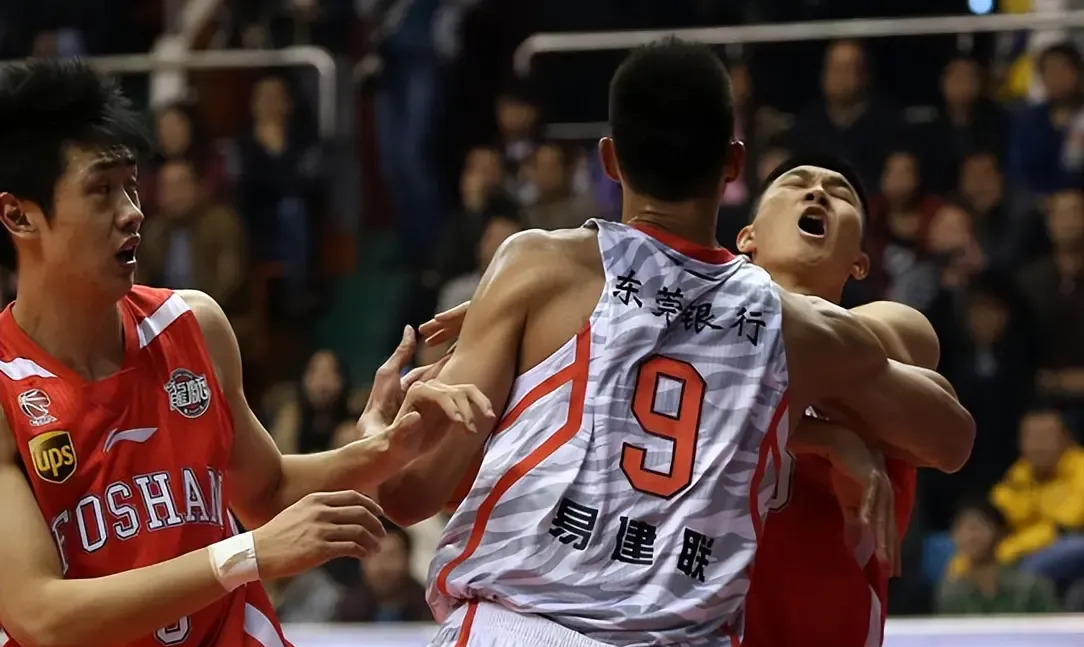 广东队绝杀爵士，米切尔扛起全队