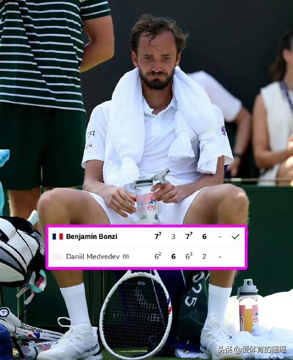 温网险胜美网，西西帕斯惊艳四座