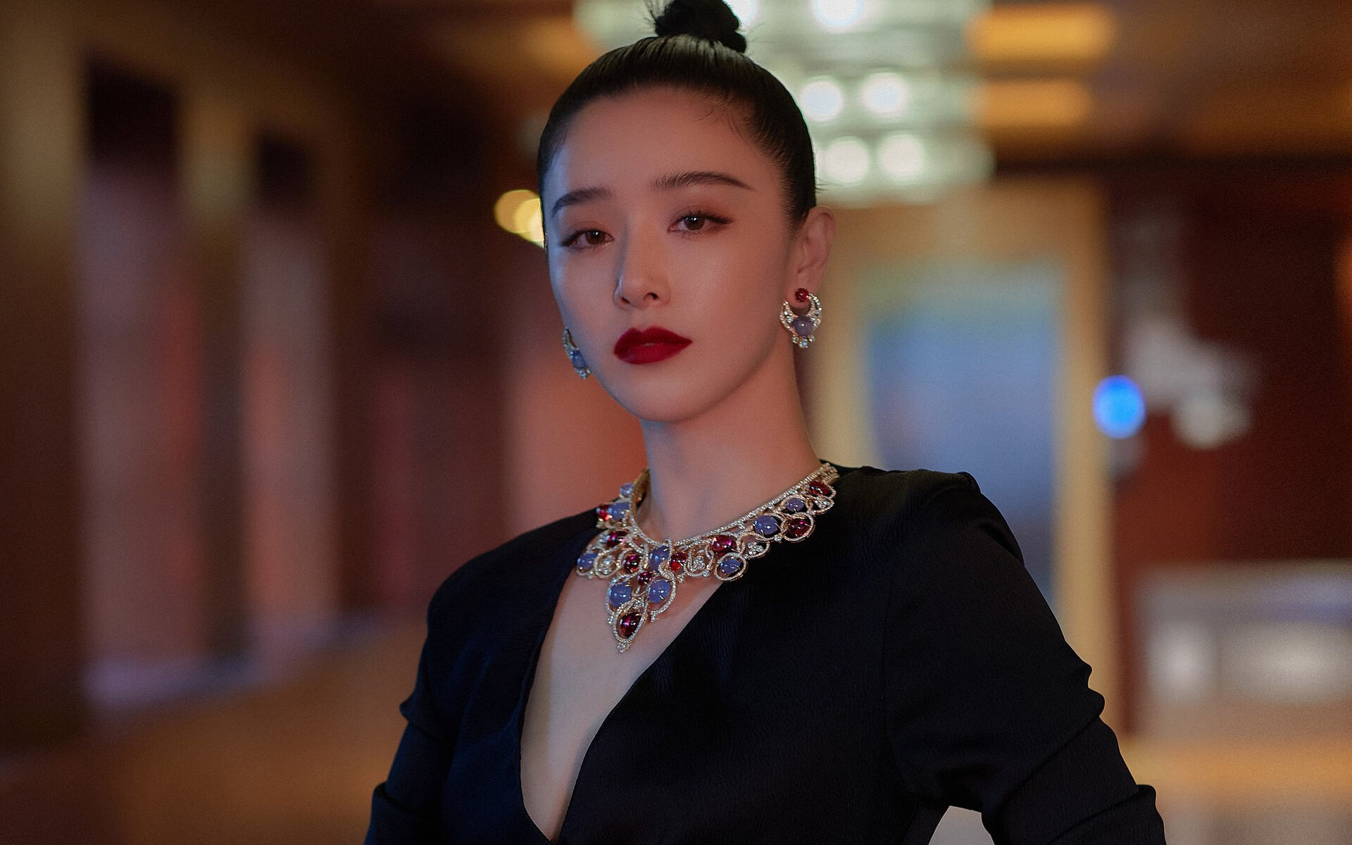 铁骑踏齐鲁，猛龙过江！西亚卡姆率雄鹿季前赛横扫山东高速