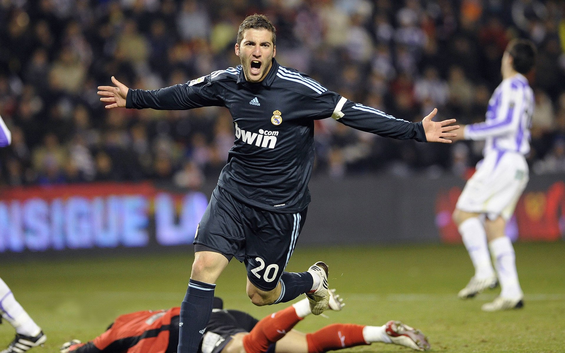 鏖战安哥拉,阿克,那个在硝烟中雕刻历史的大场面先生